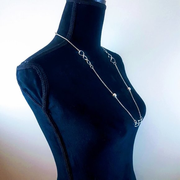 #J10 Silver 15” Chain Balls & Loops Necklace - Picture 7 of 8